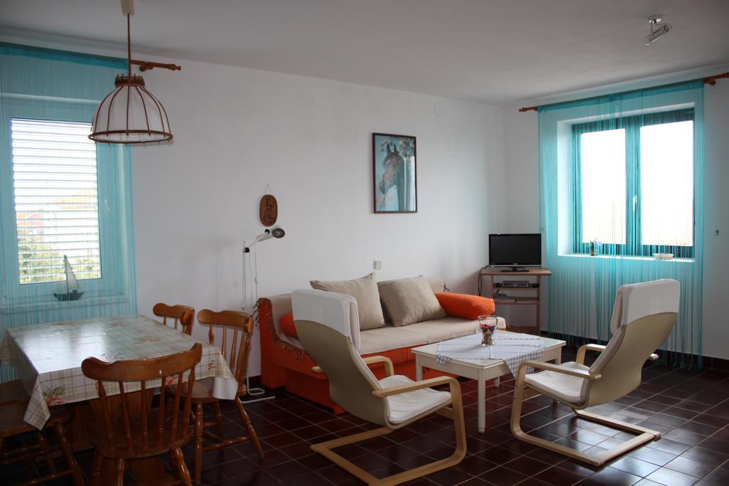 Apartments Baka Jelka Мандре Екстер'єр фото