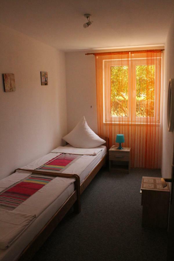 Apartments Baka Jelka Мандре Екстер'єр фото