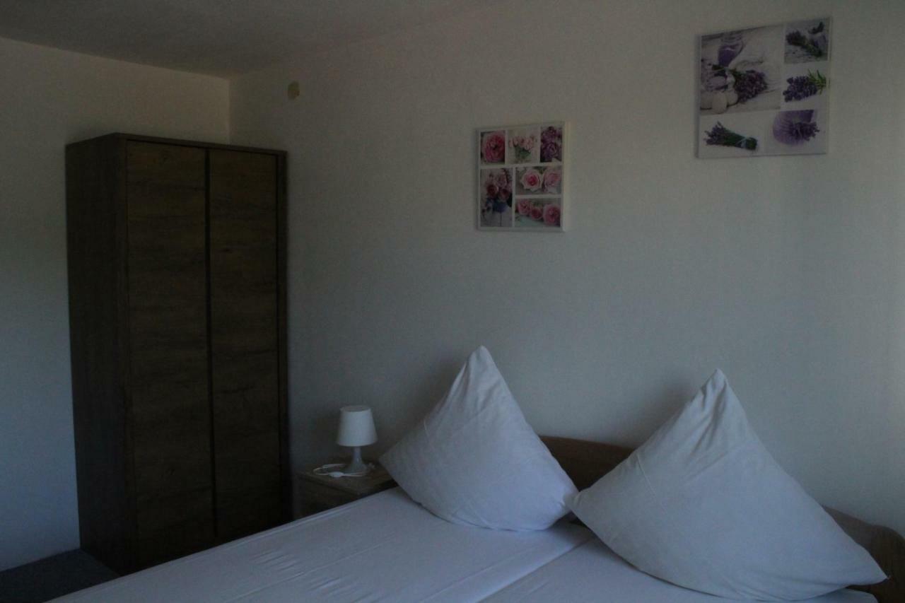 Apartments Baka Jelka Мандре Екстер'єр фото